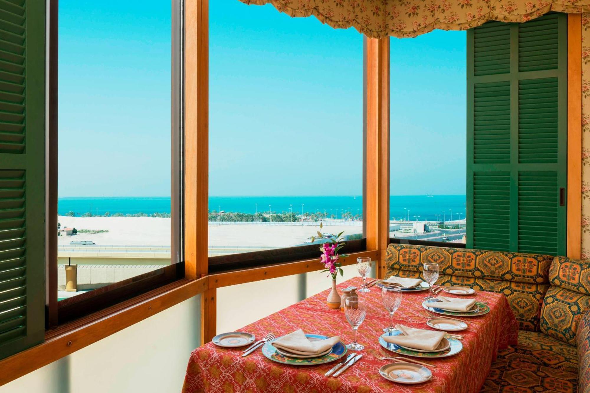 Sheraton Kuwait, A Luxury Collection Hotel, Kuwait City Exterior photo